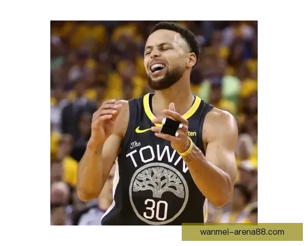 小卡手腕带伤征战猛龙全场坚持展现顽强斗志